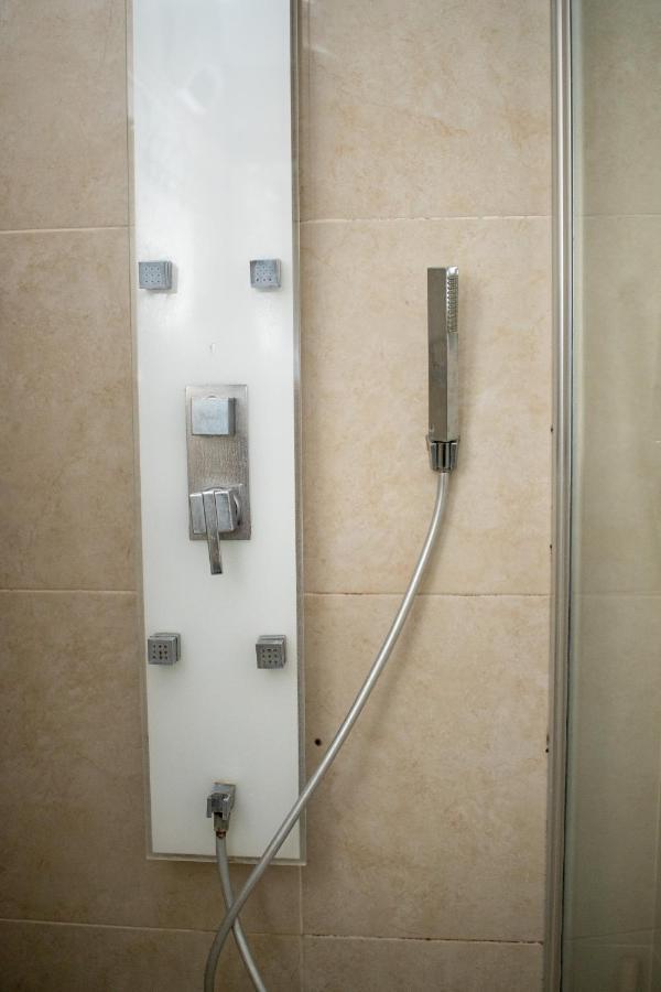 Spacious By The Orient Hotel - 4 Bdr Apartment Jerusalem Exterior foto